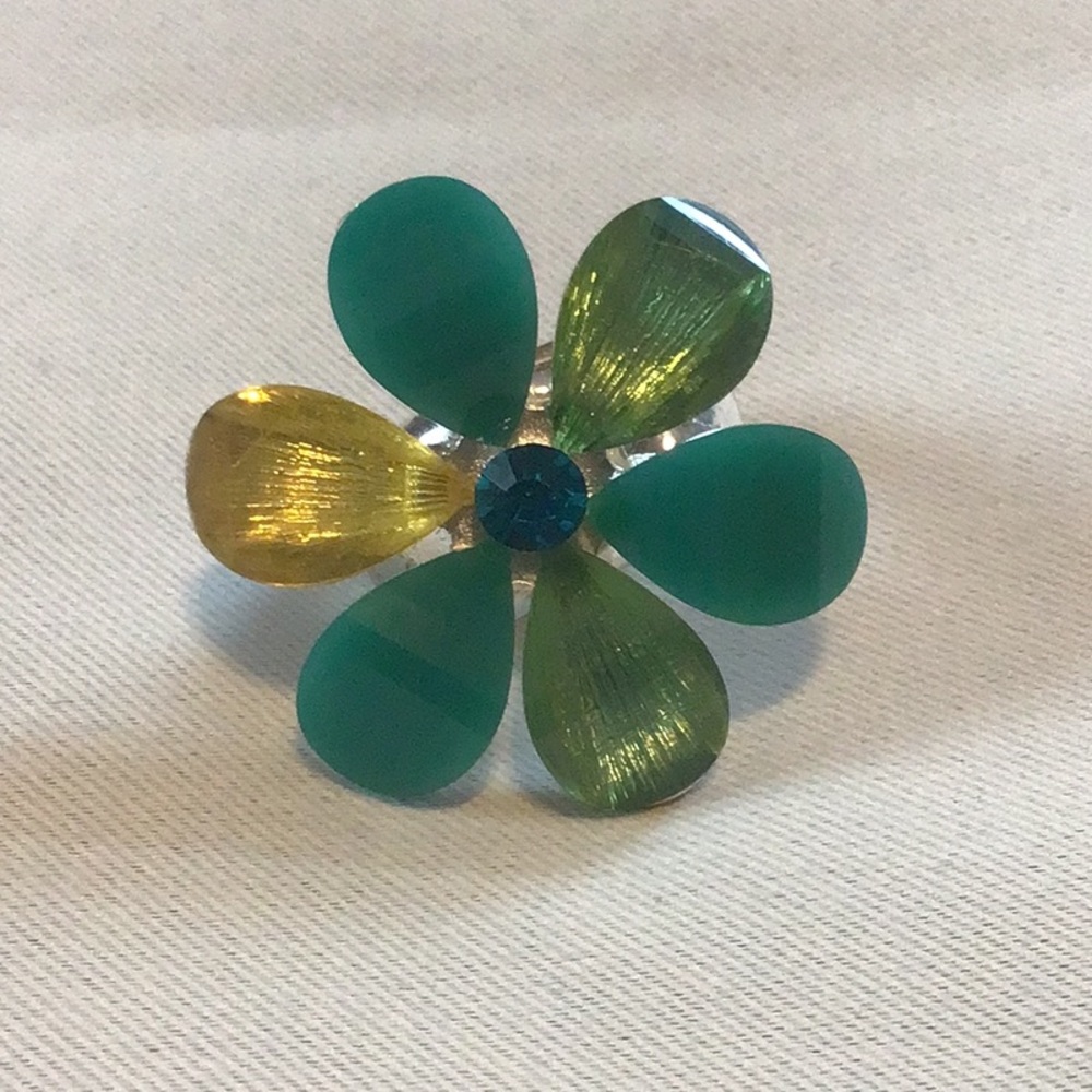Vintage Statement Flower Stretch Cocktail Ring. Boho Hippie EUC